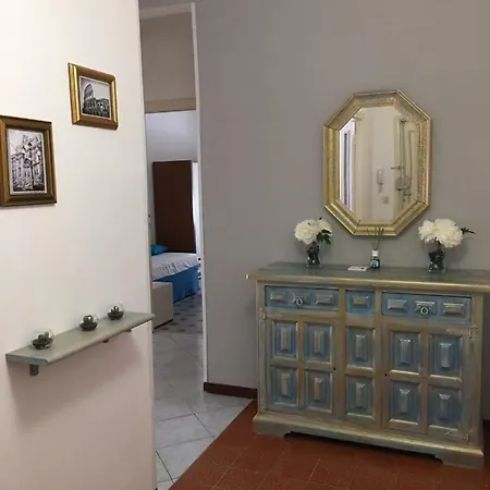 Flora House Apartment *